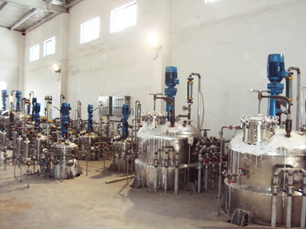 無錫中佳生物科技股份公司制作的發(fā)酵系統(tǒng)設(shè)備等待發(fā)運(yùn)